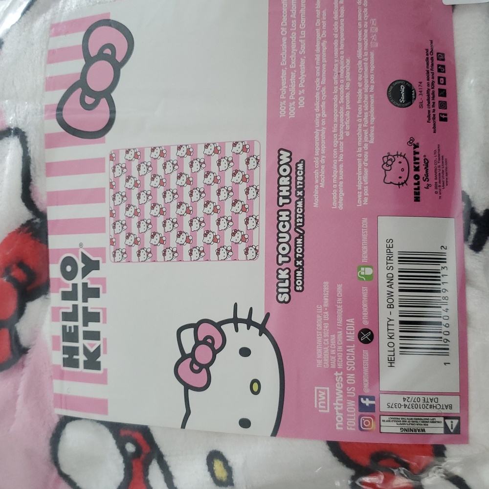 Hello kitty throw blanket - Picture 4 of 5